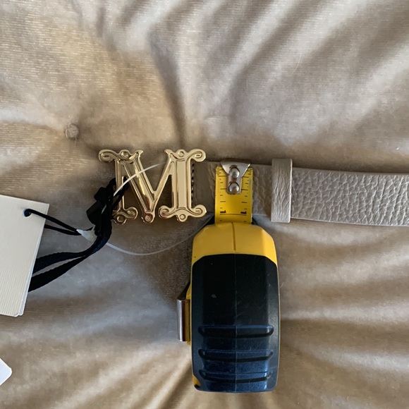 MaxMara Monogram Buckle Leather Belt - Picture 5 of 12